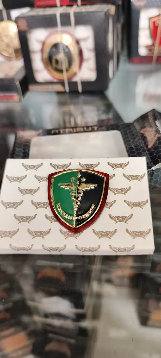 Foto Pin Kedokteran Kesehatan