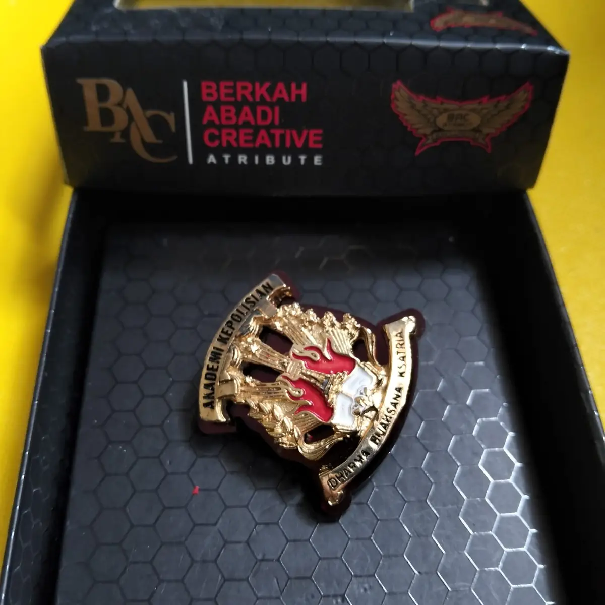 Foto Pin Akademi Kepolisian