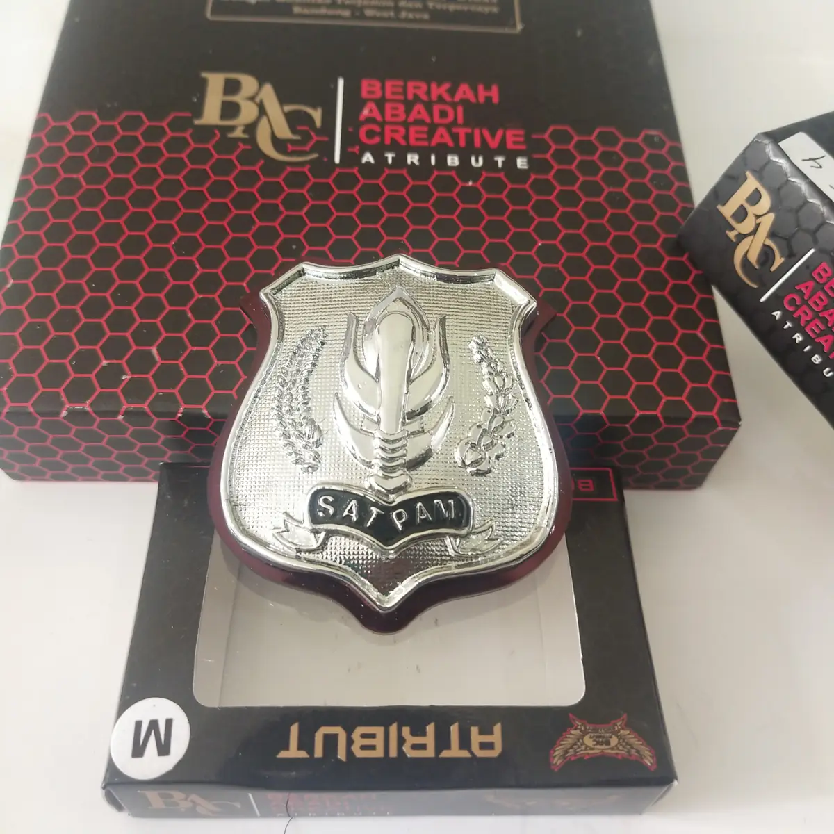 Foto Pin Kew. Satpam Besar Anhas